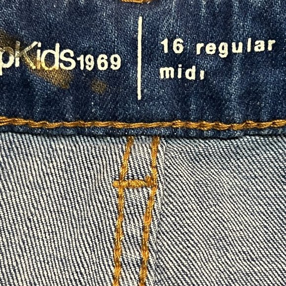 NWT GAP Girls Midi Denim Shorts Sz 16 Medium Wash Rips #533561 - Picture 4 of 6